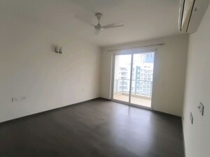Room in 3 BHK Builder Floor at Sector 21 – for Rent