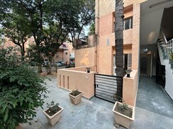 2 BHK +Apartment For Rent in Sarita Vihar