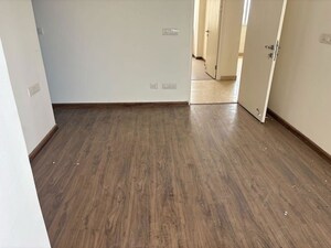 Room in 3 BHK Builder Floor at Sector 21 – for Rent