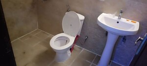 Bathroom in 3 BHK Apartment at Omaxe R2, Gomti Nagar – for Rent