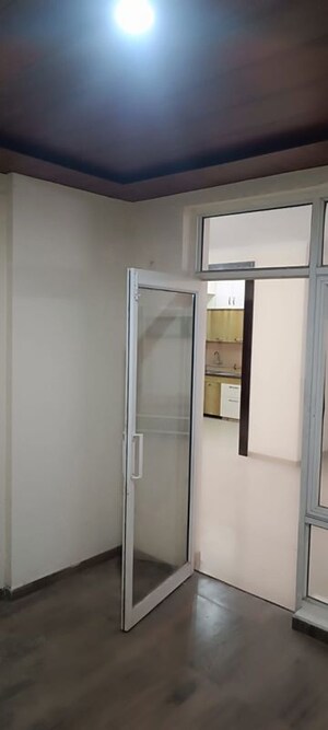 Building Lobby in 3 BHK Apartment at Omaxe R2, Gomti Nagar – for Rent