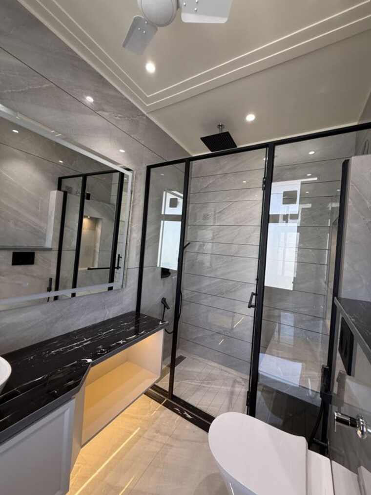 Bathroom, sector 23 4 Bedroom 2500 Sq.Ft. Builder Floor In Sector 23 Gurgaon 10686076