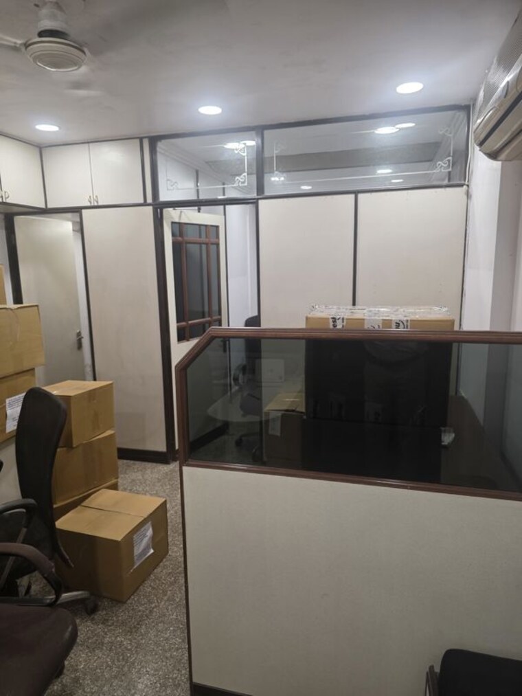 Team Area, classic-pentagon Commercial Office Space 350 Sq.Ft. In Chakala Mumbai 10686089