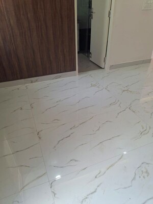 Room in 4 BHK Villa at Dlf Phase I – for Rent