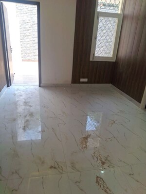 Room in 4 BHK Villa at Dlf Phase I – for Rent