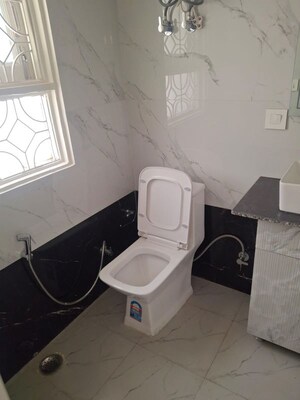 Team Area in 4 BHK Villa at Dlf Phase I – for Rent
