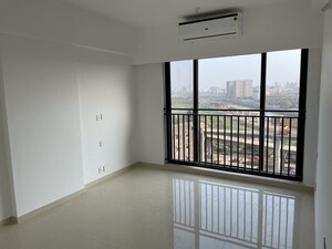 Room in 2.5 BHK Apartment at Kalpataru Primus Residence, Santacruz East – for Rent