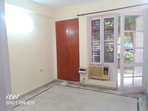 Room in 3 BHK Apartment at Viman Cooperative Housing Society, Sector 9a – for Sale