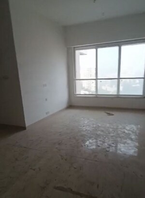 Room in 2.5 BHK Apartment at Ekta Tripolis, Goregaon West – for Sale