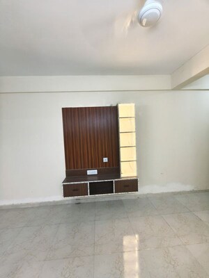 Room in 2 BHK Apartment at MRG Ultimus, Sector 90 – for Rent