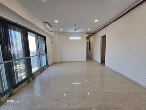 2 BHK Apartment For Rent in Adani Ten BKC, Bandra East