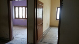 Room in 4 BHK Independent House at Mahmoorganj – for Sale