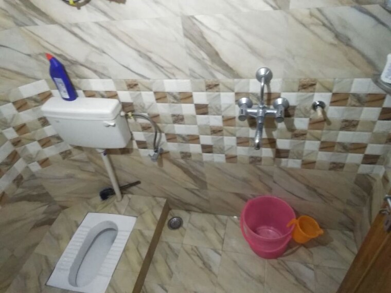 Bathroom, sunderpur 3 Bedroom 1600 Sq.Ft. Apartment In Sunderpur Varanasi 10686160