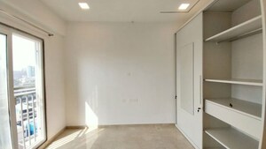Room in 2 BHK Apartment at Shapoorji Pallonji BKC 28, Bandra East – for Rent