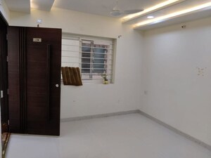 Room in 3 BHK Apartment at Hirize Rich Park, Kokapet – for Rent