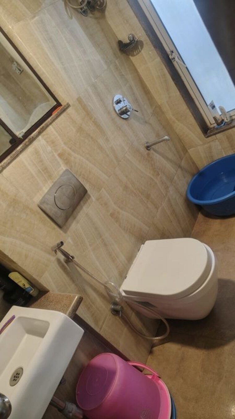 Bathroom, lodha-amara 2 Bedroom 800 Sq.Ft. Apartment In Kolshet Road Thane 10686169