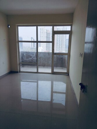 2 BHK 800 Sq.Ft. Apartment in Pyramid Midtown