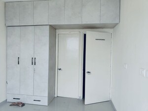 Room in 2 BHK Apartment at Pyramid Midtown, Sector 59 – for Rent