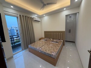 Bedroom in 1 BHK Builder Floor at Sector 43 – for Rent