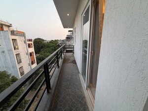 Balcony in 1 BHK Builder Floor at Sector 43 – for Rent
