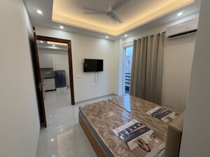 Living Room in 1 BHK Builder Floor at Sector 43 – for Rent