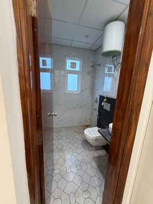 Bathroom in 1 BHK Builder Floor at Sector 43 – for Rent