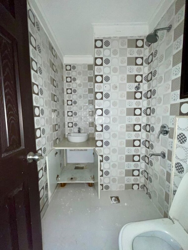 Bathroom, dhakoli 3 Bedroom 1650 Sq.Ft. Apartment In Dhakoli Zirakpur 10686212