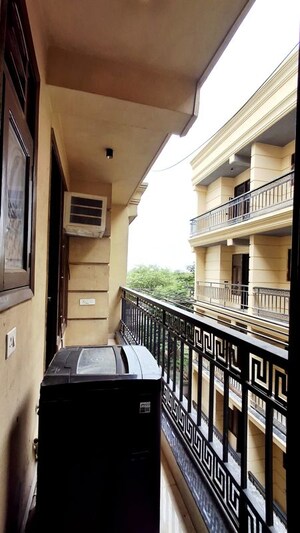 2 BHK Builder Floor For Rent in Saket