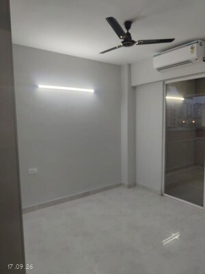 Room in 3 BHK Builder Floor at Signature Global City, Sector 37d – for Rent