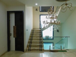 Room in 5 BHK Independent House at Sri Nagar Colony – for Sale