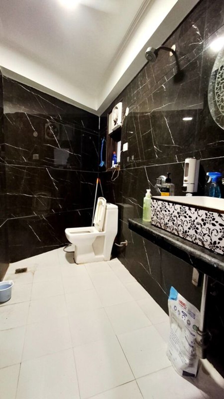 Team Area, saket 1 RK 500 Sq.Ft. Independent House In Saket Delhi 10686260