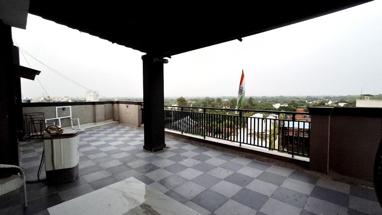  Parking, saket 1 RK 500 Sq.Ft. Independent House In Saket Delhi 10686260
