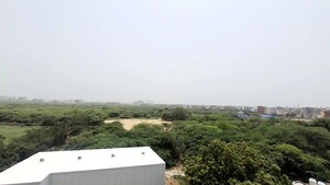 Plot Area in 1 BHK Apartment at Saket – for Rent