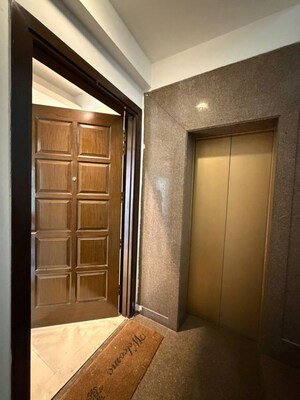 Room in 4 BHK Builder Floor at Greater Kailash I – for Rent