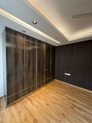 Room in 4 BHK Builder Floor at Greater Kailash I – for Rent