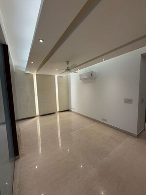Room in 4 BHK Builder Floor at Greater Kailash I – for Rent