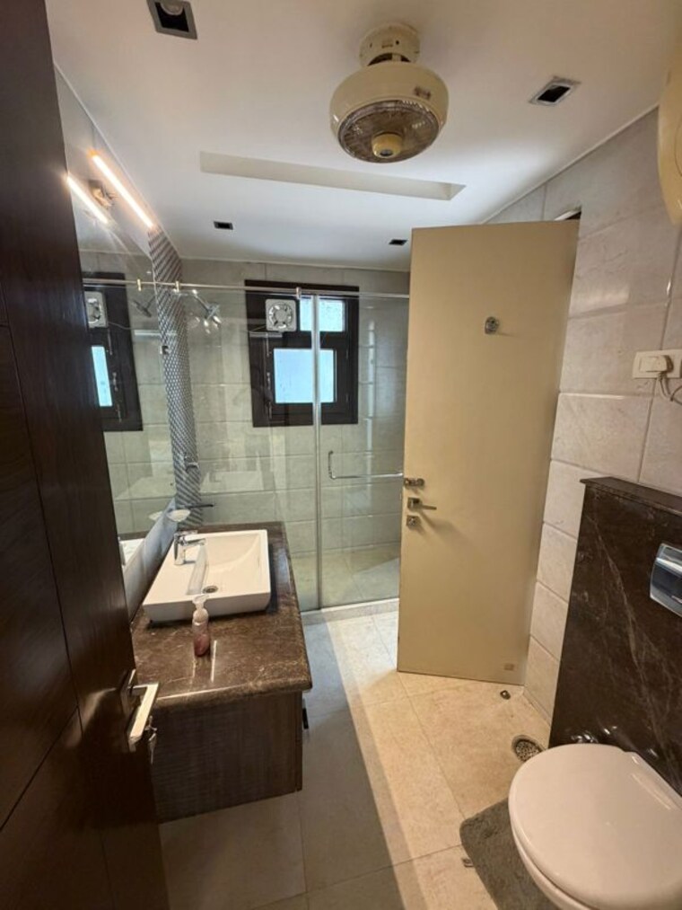 Team Area, greater kailash i 4 Bedroom 300 Sq.Yd. Builder Floor In Greater Kailash I Delhi 10686280