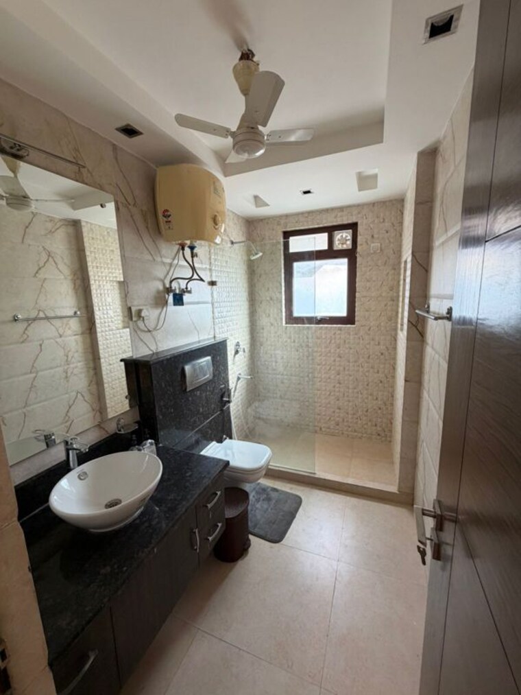 Bathroom, greater kailash i 4 Bedroom 300 Sq.Yd. Builder Floor In Greater Kailash I Delhi 10686280