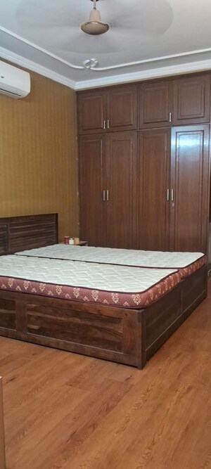 Bedroom in 4 BHK Apartment at Sarita Vihar – for Rent