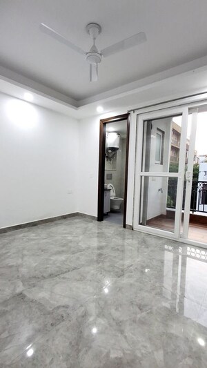 Room in 2 BHK Apartment at Saket – for Rent
