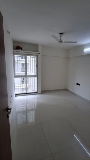 Room in 3 BHK Apartment at Krishna Amorapolis, Dhanori – for Sale