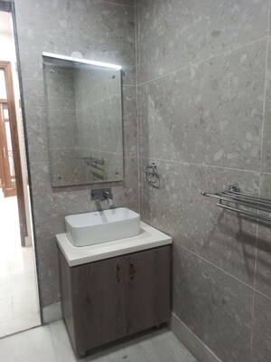 Bathroom in 2 BHK Apartment at Pioneer Park Phase 1, Sector 61 – for Rent