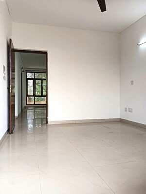 Room in 3.5 BHK Apartment at Ardee City Palm Grove Heights, Sector 52 – for Rent