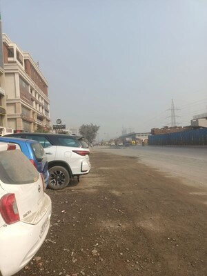  Office Space – Exterior View View at Nikol - for Sale