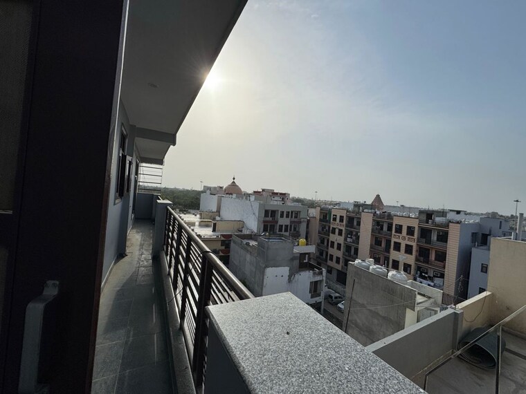 Balcony, palm-residency-chhatarpur 1 Bedroom 450 Sq.Ft. Apartment In Chattarpur Delhi 10686365