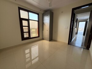Room in 1 BHK Apartment at Palm Residency Chhatarpur, Chattarpur – for Rent