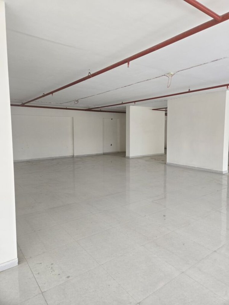 Room, shah-business-centre Commercial Office Space 2250 Sq.Ft. In Malad East Mumbai 10686437