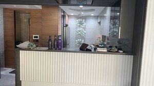 Gym in 4 BHK Apartment at Sheth Vasant Oasis, Andheri East – for Rent