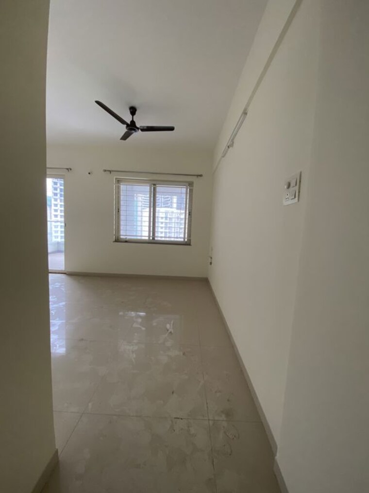 Living Room, kumar-pinakin 2 Bedroom 1000 Sq.Ft. Apartment In Baner Pune 10596695