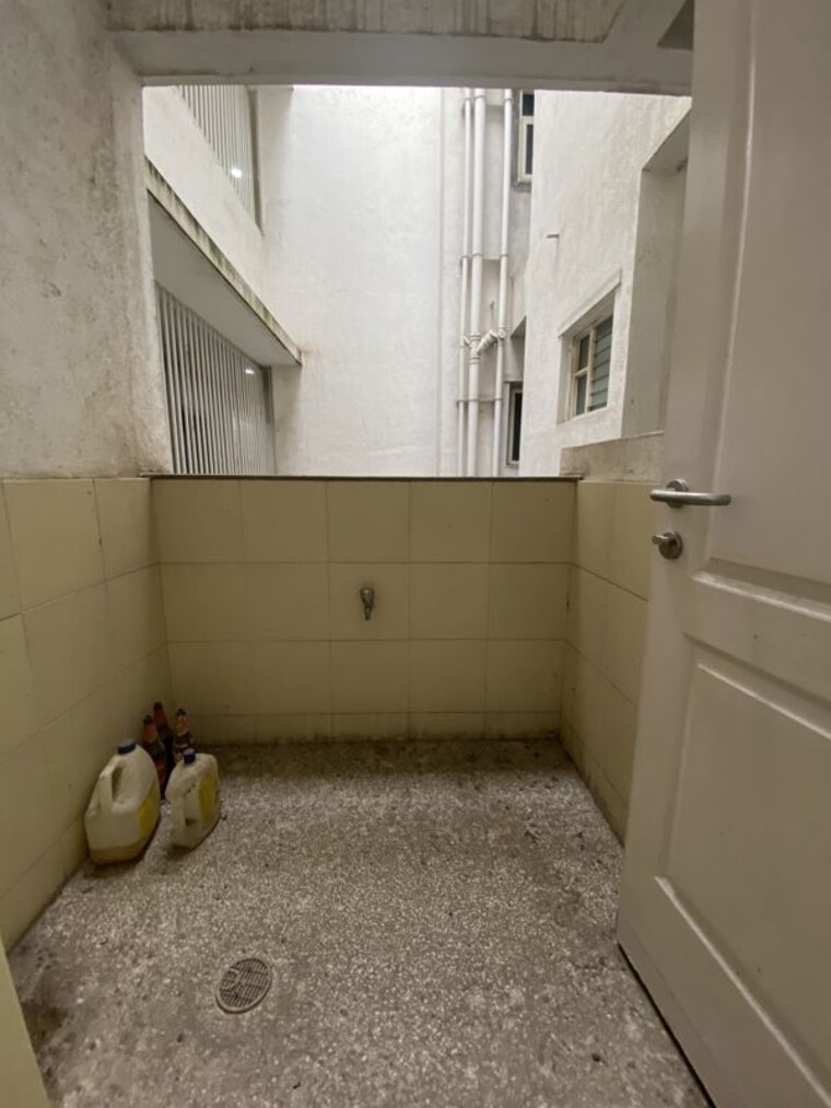 Bathroom, kumar-pinakin 2 Bedroom 1000 Sq.Ft. Apartment In Baner Pune 10596695